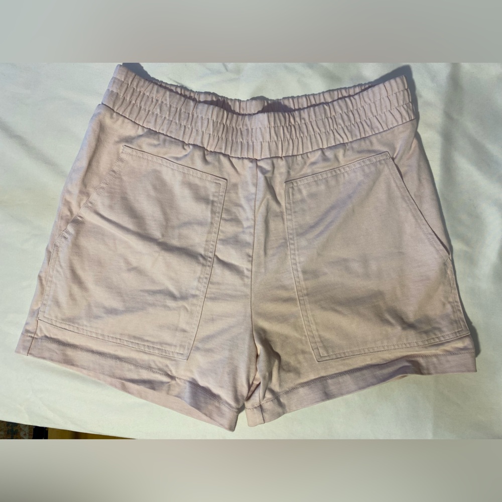 Wilfred Free Women’s Pink Shorts